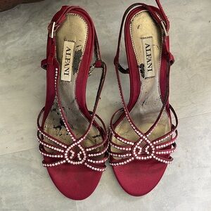 Alfani  Heels burgundy/Rhinestone   Sling back shoe in Original box     Size 5.5